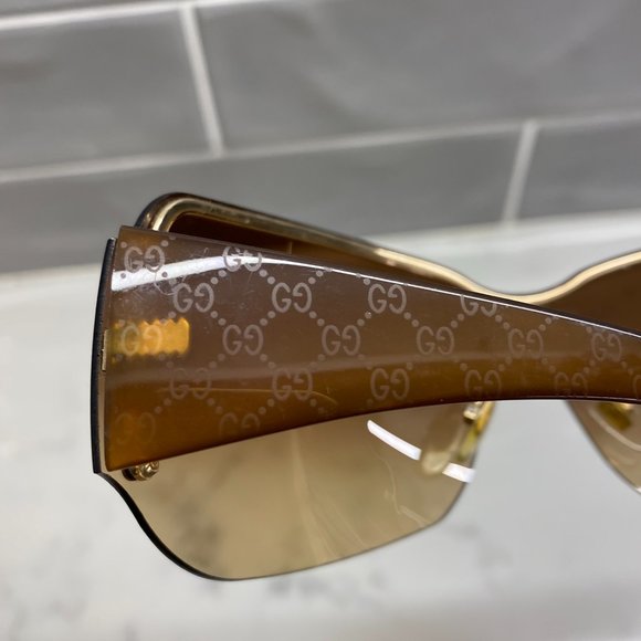 Gucci Shield Sunglasses - Picture 2 of 4